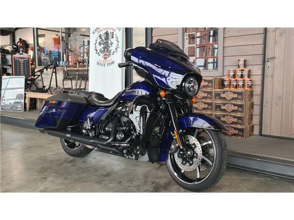 FLHXS STREET GLIDE SPECIAL 