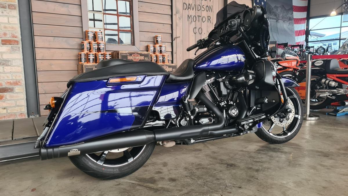FLHXS STREET GLIDE SPECIAL 