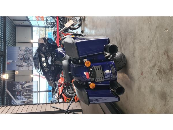 FLHXS STREET GLIDE SPECIAL 