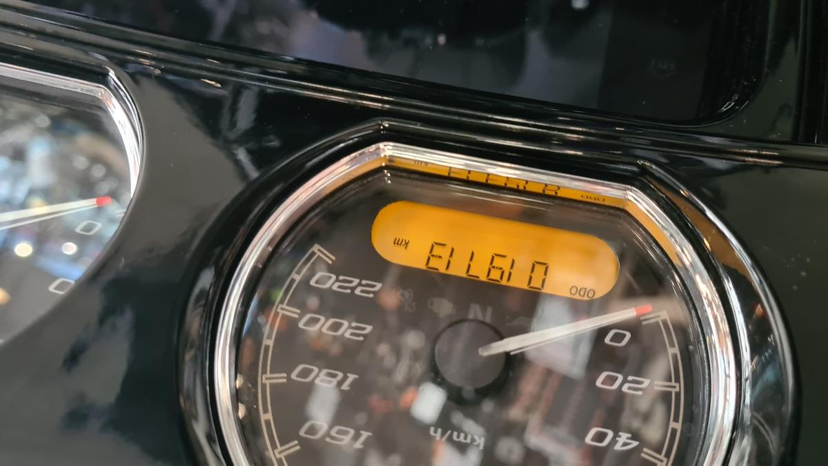 FLHXS STREET GLIDE SPECIAL 