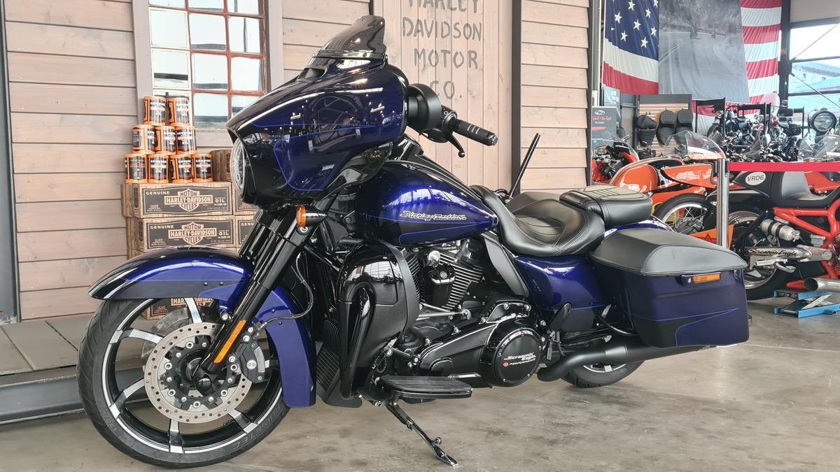 FLHXS STREET GLIDE SPECIAL 