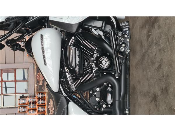 FLHXS Street Glide Special 