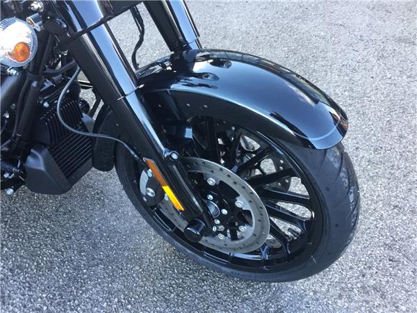 2025 HARLEY-DAVIDSON TRIKE FLRT FREEWHEELER