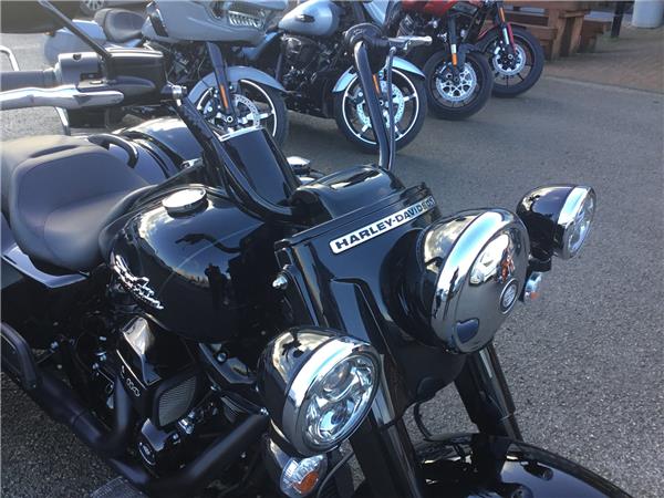 2025 HARLEY-DAVIDSON TRIKE FLRT FREEWHEELER