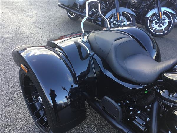 2025 HARLEY-DAVIDSON TRIKE FLRT FREEWHEELER