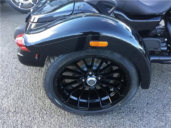 2025 HARLEY-DAVIDSON TRIKE FLRT FREEWHEELER