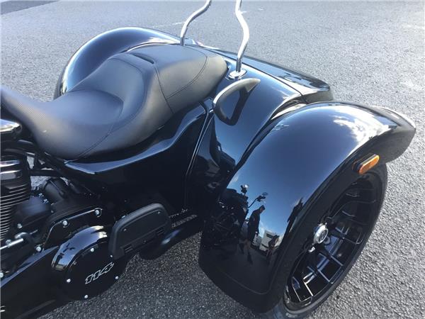 2025 HARLEY-DAVIDSON TRIKE FLRT FREEWHEELER