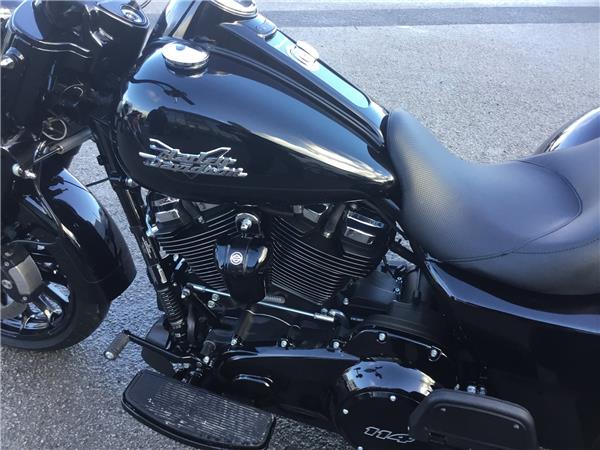 2025 HARLEY-DAVIDSON TRIKE FLRT FREEWHEELER