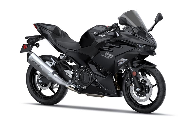 Metallic Flat Spark Black + Metallic Spark Black