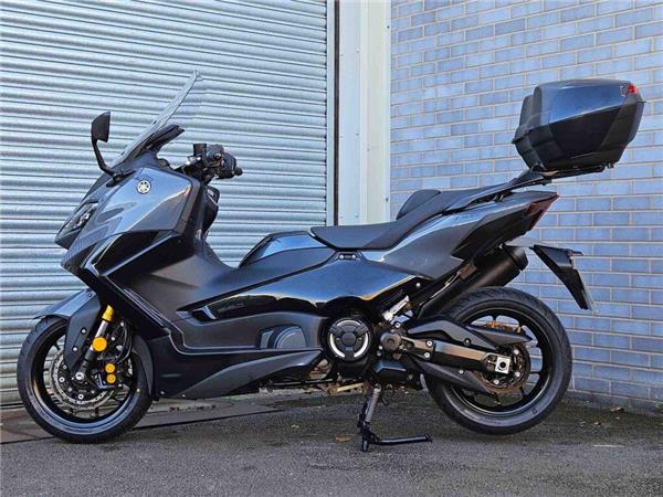 2022 Yamaha Tmax Tech MAX (XP560D)