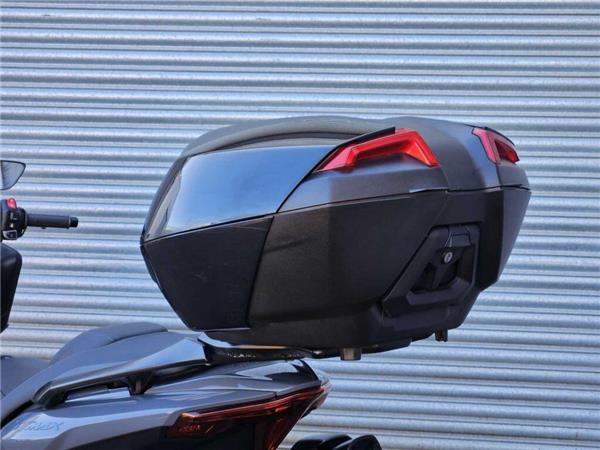 2022 Yamaha Tmax Tech MAX (XP560D)