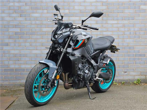 2022 Yamaha MT-09 (MTN890)