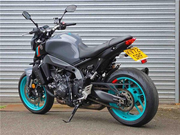 2022 Yamaha MT-09 (MTN890)