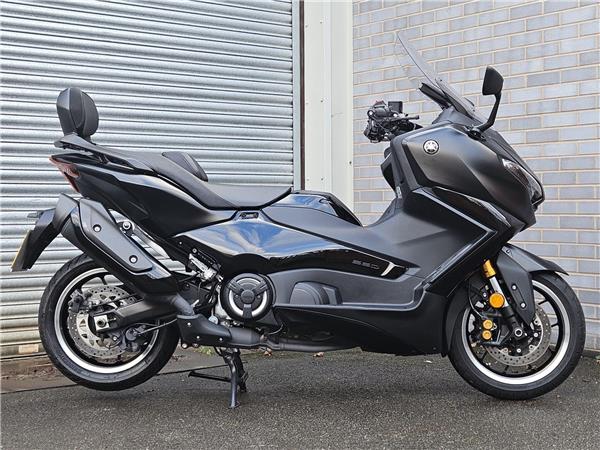 2025 Yamaha TMAX 560