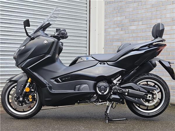 2025 Yamaha TMAX 560