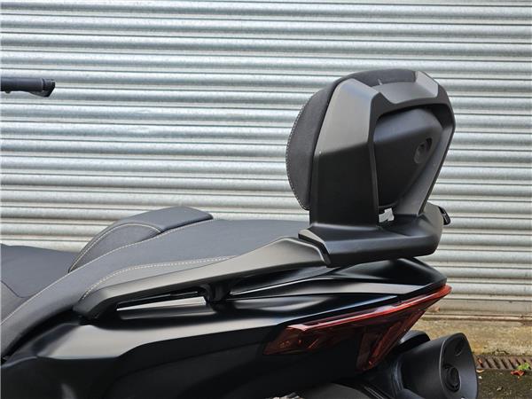 2025 Yamaha TMAX 560