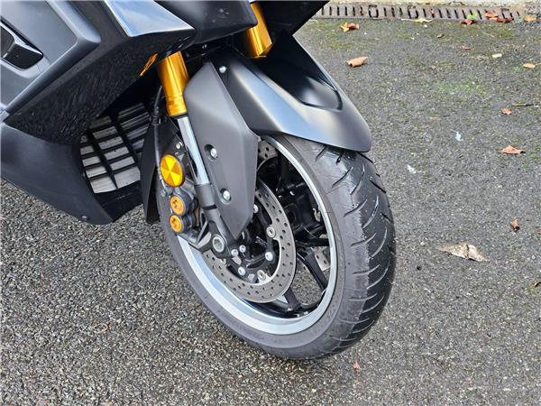 2025 Yamaha TMAX 560