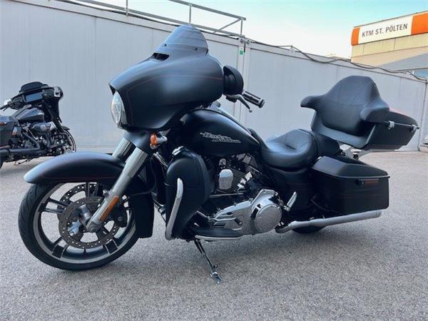 2015 Harley-Davidson Touring Street Glide Special FLHXS