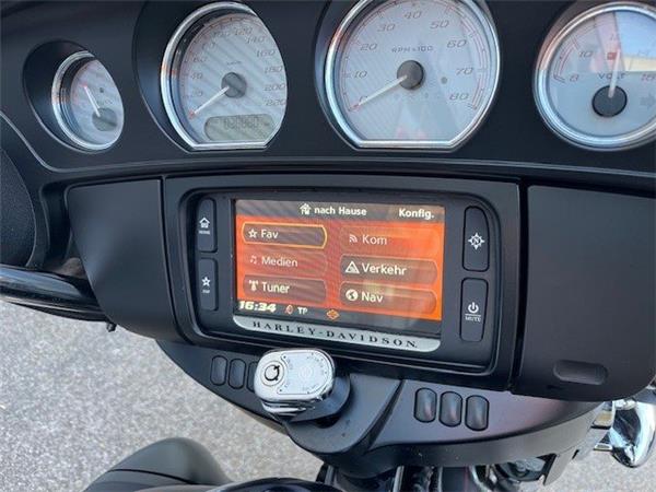 2015 Harley-Davidson Touring Street Glide Special FLHXS