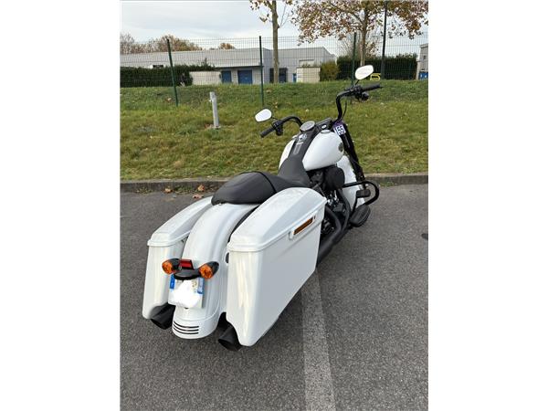 2024 HARLEY-DAVIDSON ROAD KING