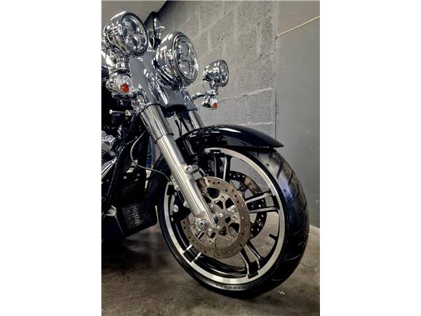 2019 HARLEY-DAVIDSON FREEWHEELER