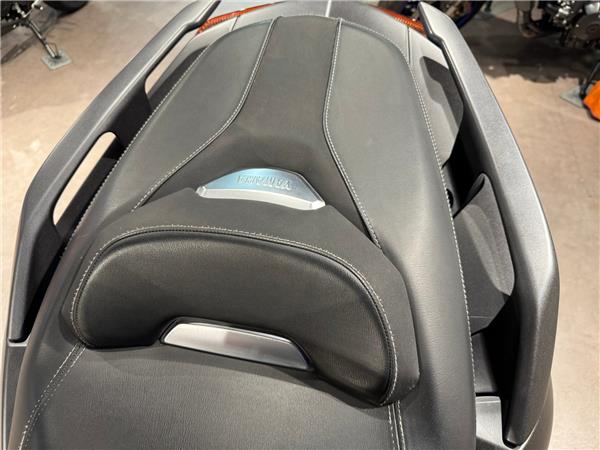 2020 YAMAHA XMAX 300