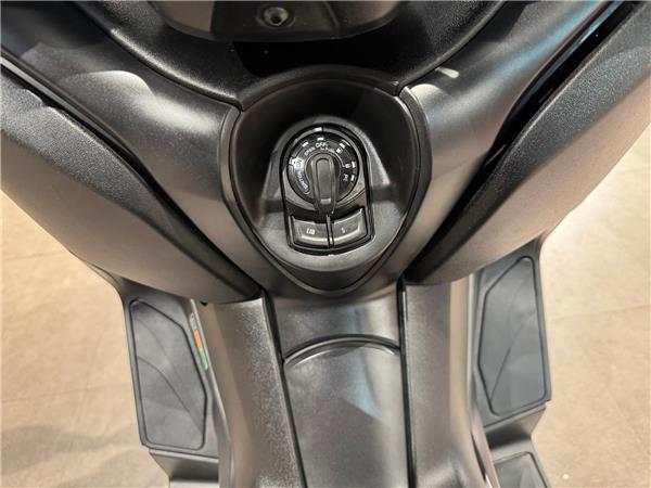 2020 YAMAHA XMAX 300