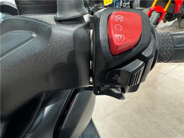 2020 YAMAHA XMAX 300