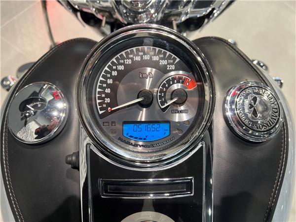 2011 HARLEY-DAVIDSON ROAD KING