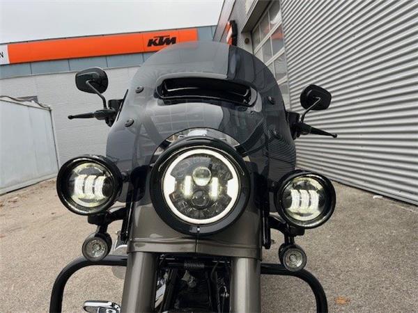 2014 Harley-Davidson CVO Road King FLHRSE