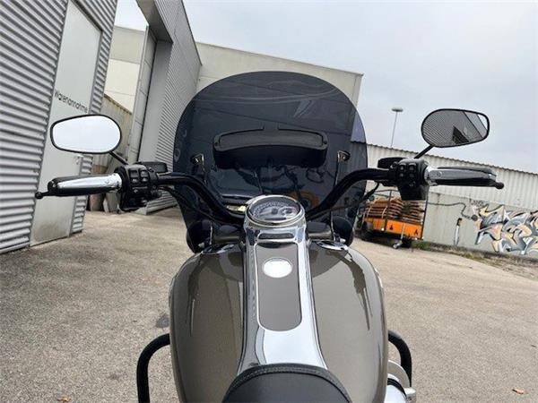 2014 Harley-Davidson CVO Road King FLHRSE