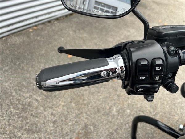 2014 Harley-Davidson CVO Road King FLHRSE