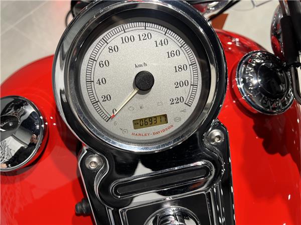 2011 HARLEY-DAVIDSON SUPER GLIDE