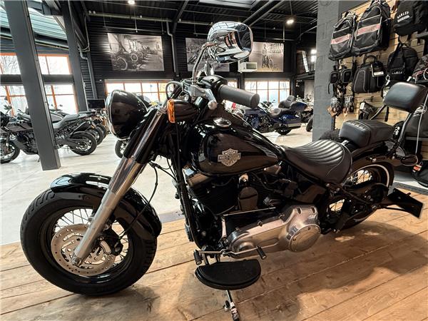 2013 HARLEY-DAVIDSON SLIM