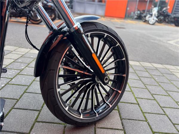 2025 Harley-Davidson Softail Breakout 117