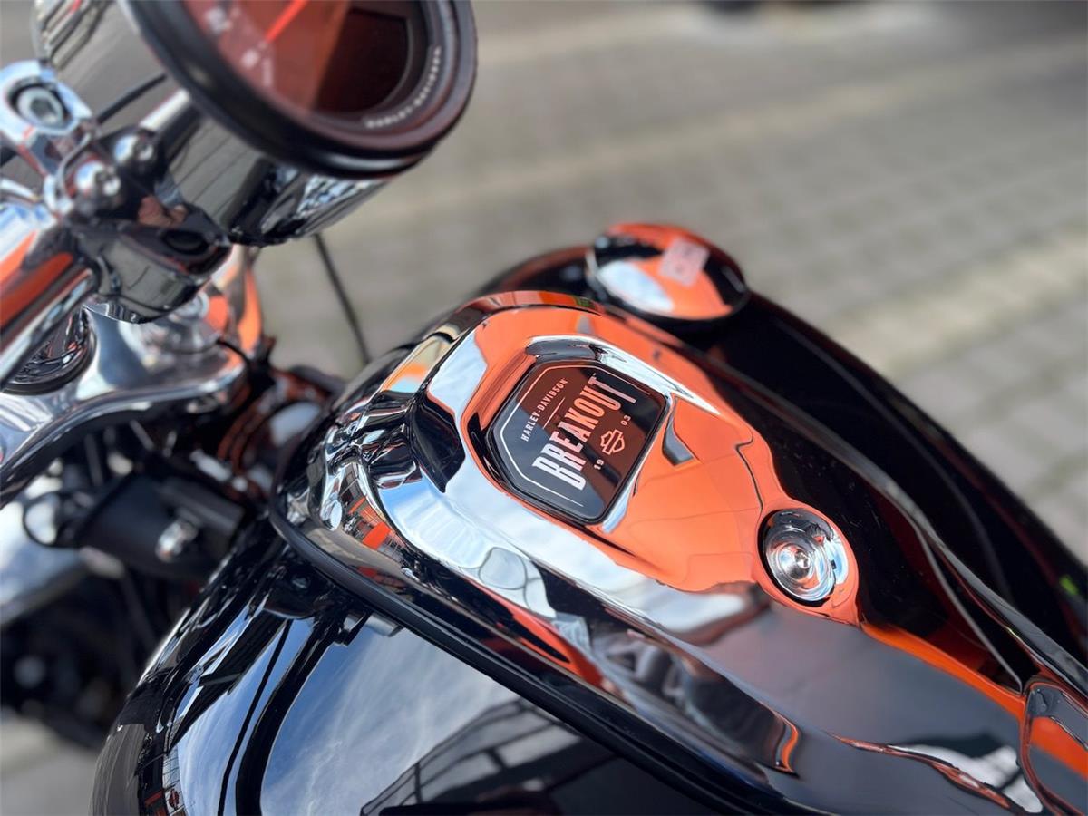 2025 Harley-Davidson Softail Breakout 117