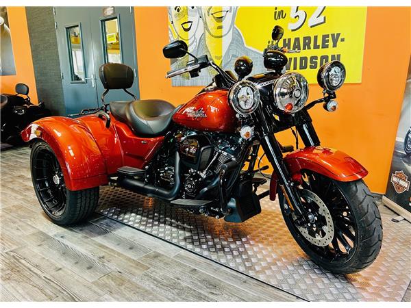 2025 HARLEY-DAVIDSON FREEWHEELER