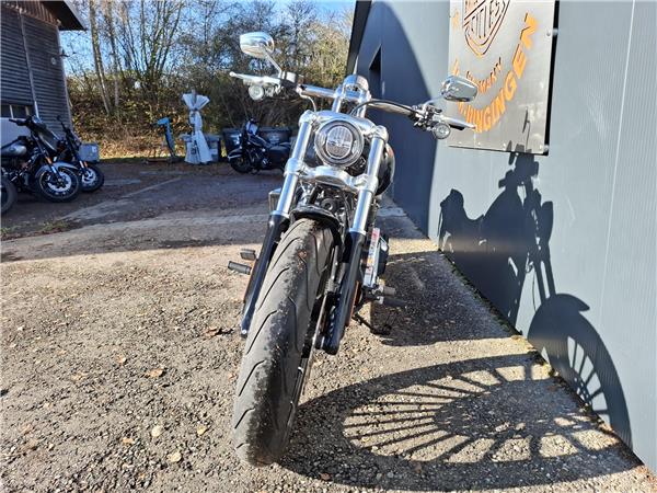 Softail FXBR Breakout