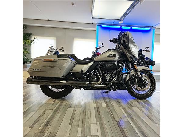 Harley-Davidson CVO - Custom Vehicle Operations STREET GLIDE CVO 121