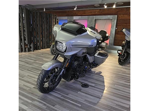 Harley-Davidson CVO - Custom Vehicle Operations STREET GLIDE CVO 121