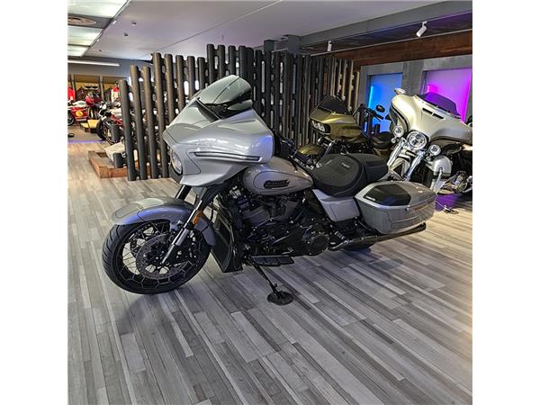 Harley-Davidson CVO - Custom Vehicle Operations STREET GLIDE CVO 121