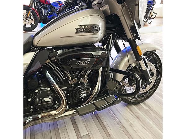 Harley-Davidson CVO - Custom Vehicle Operations STREET GLIDE CVO 121