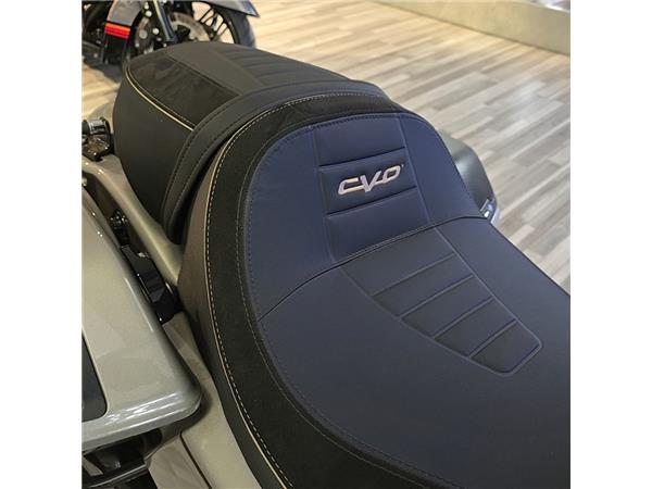 Harley-Davidson CVO - Custom Vehicle Operations STREET GLIDE CVO 121