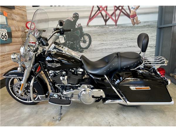 2020 HARLEY-DAVIDSON ROAD KING