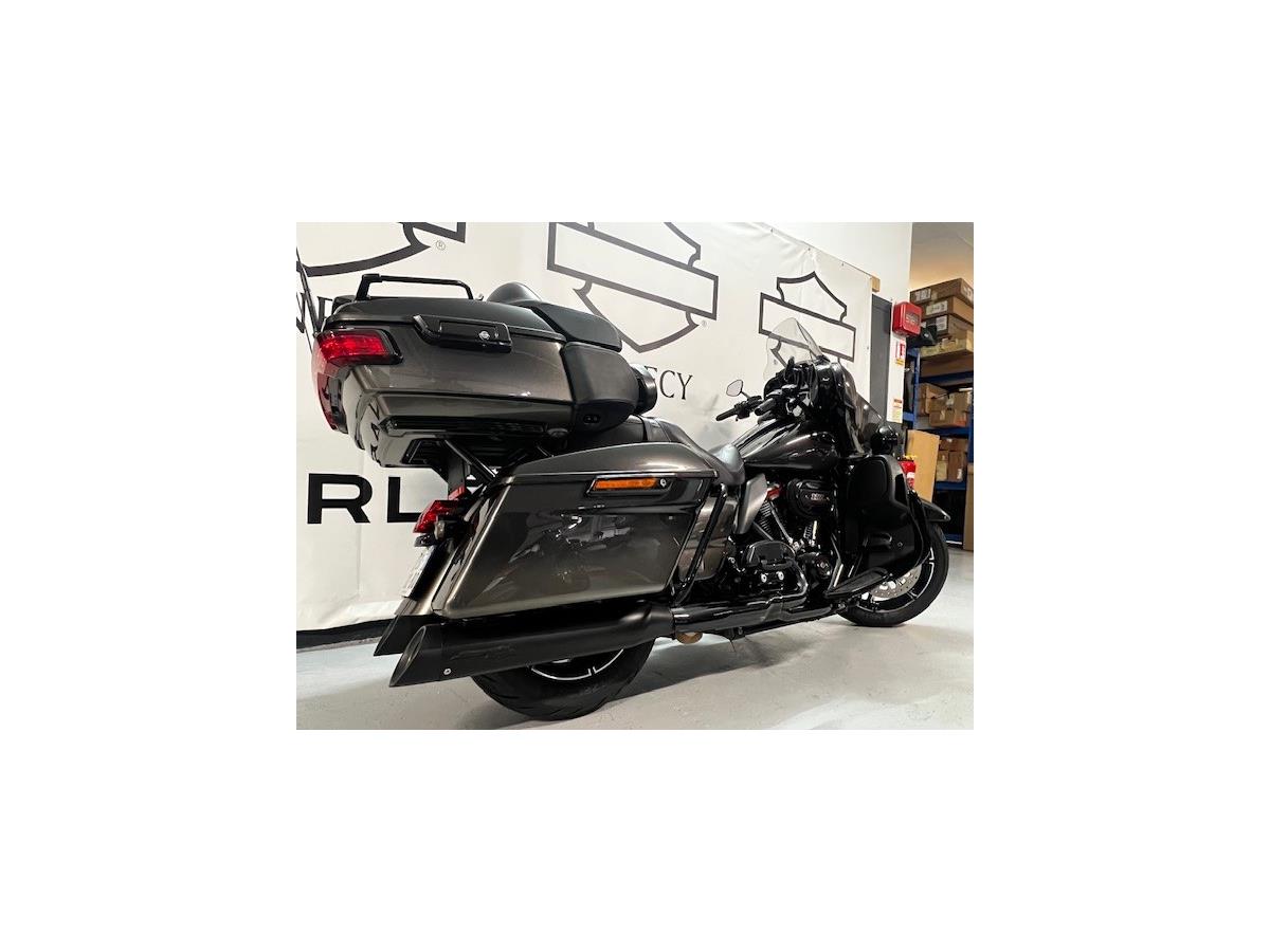 2018 HARLEY-DAVIDSON ULTRA