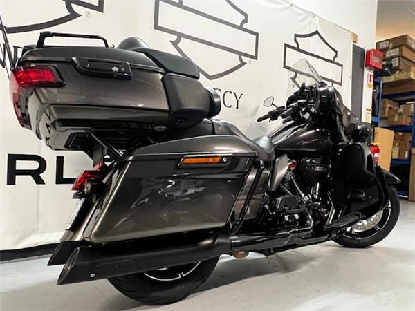 2018 HARLEY-DAVIDSON ULTRA