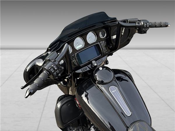 2019 harley-davidson FLHXS Street Glide Special 114