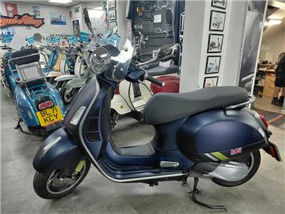 2024 Piaggio Vespa GTS 300