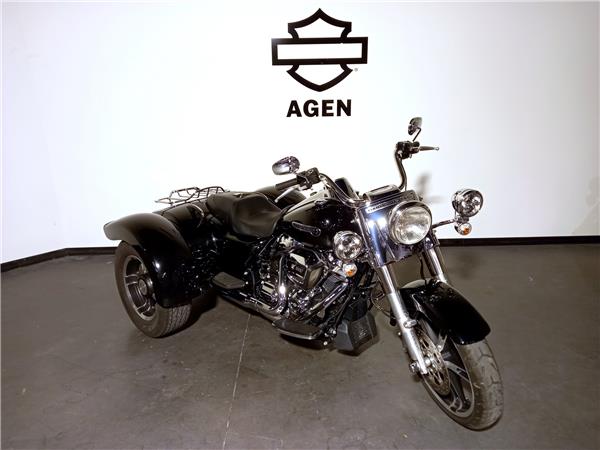 2017 HARLEY-DAVIDSON FREEWHEELER