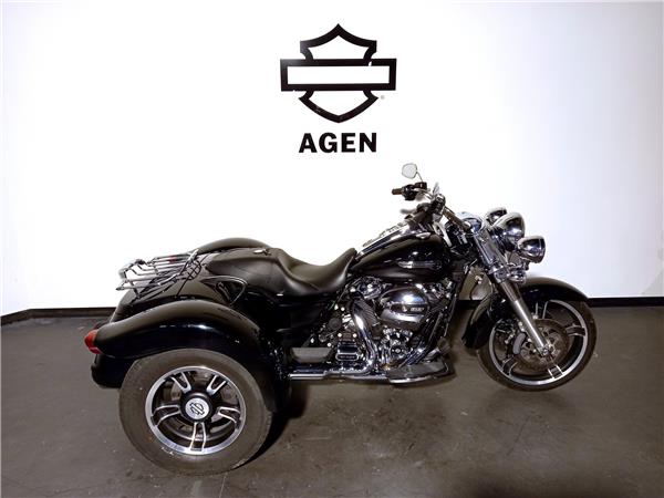 2017 HARLEY-DAVIDSON FREEWHEELER